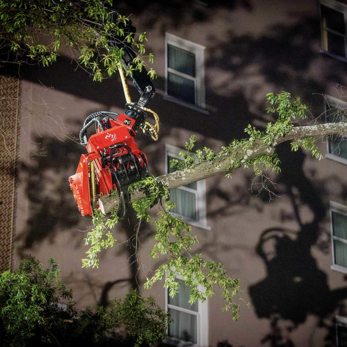 Grapple_Saw_Downtown_Square.jpg